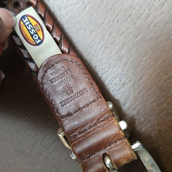 FOSSIL Men's 42" Brown Leather Braided Belt Silver Details - Picture 2 of 2
